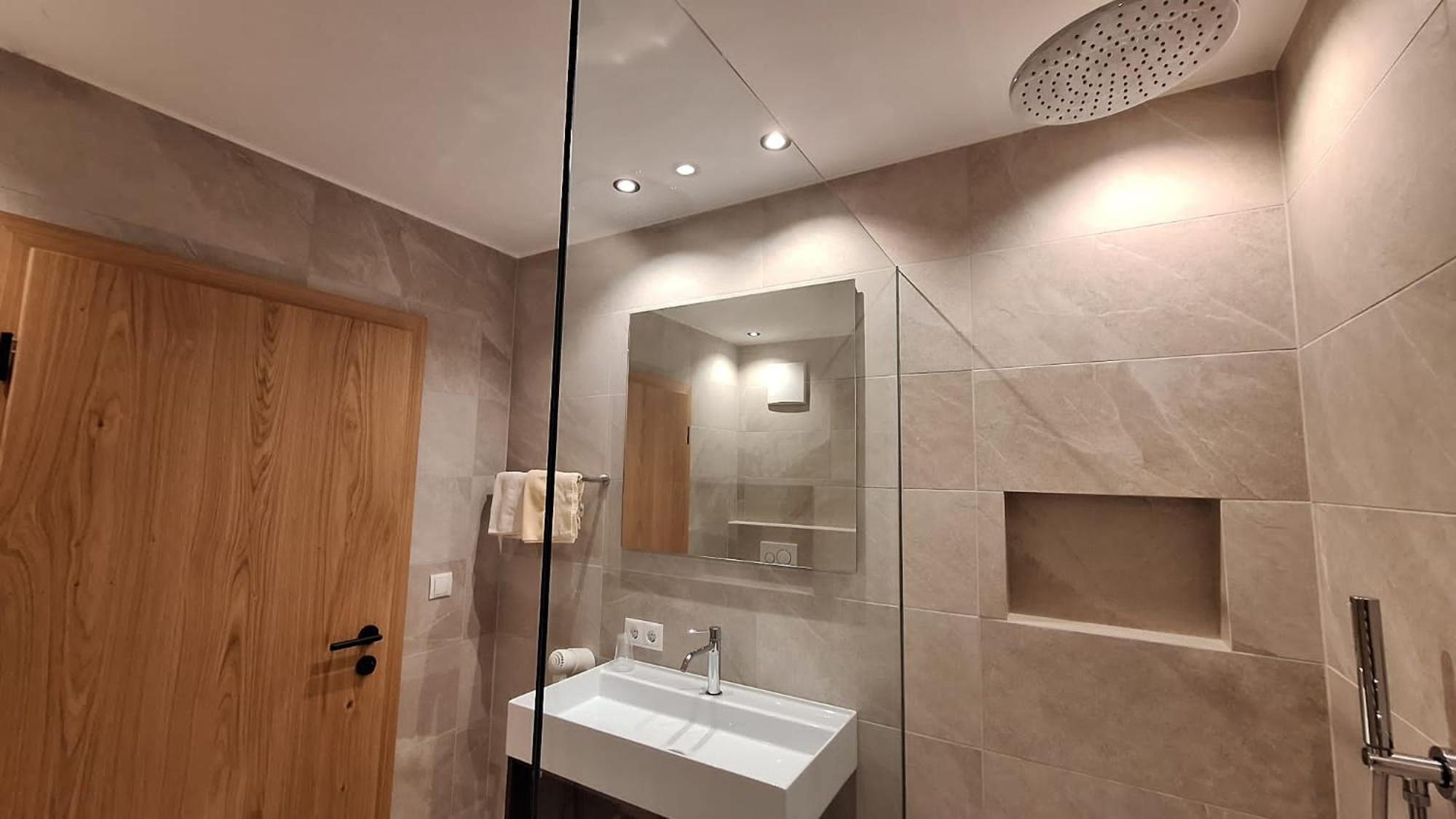 Alpenspitz Appartements - Garni - B&B 拉辛 外观 照片
